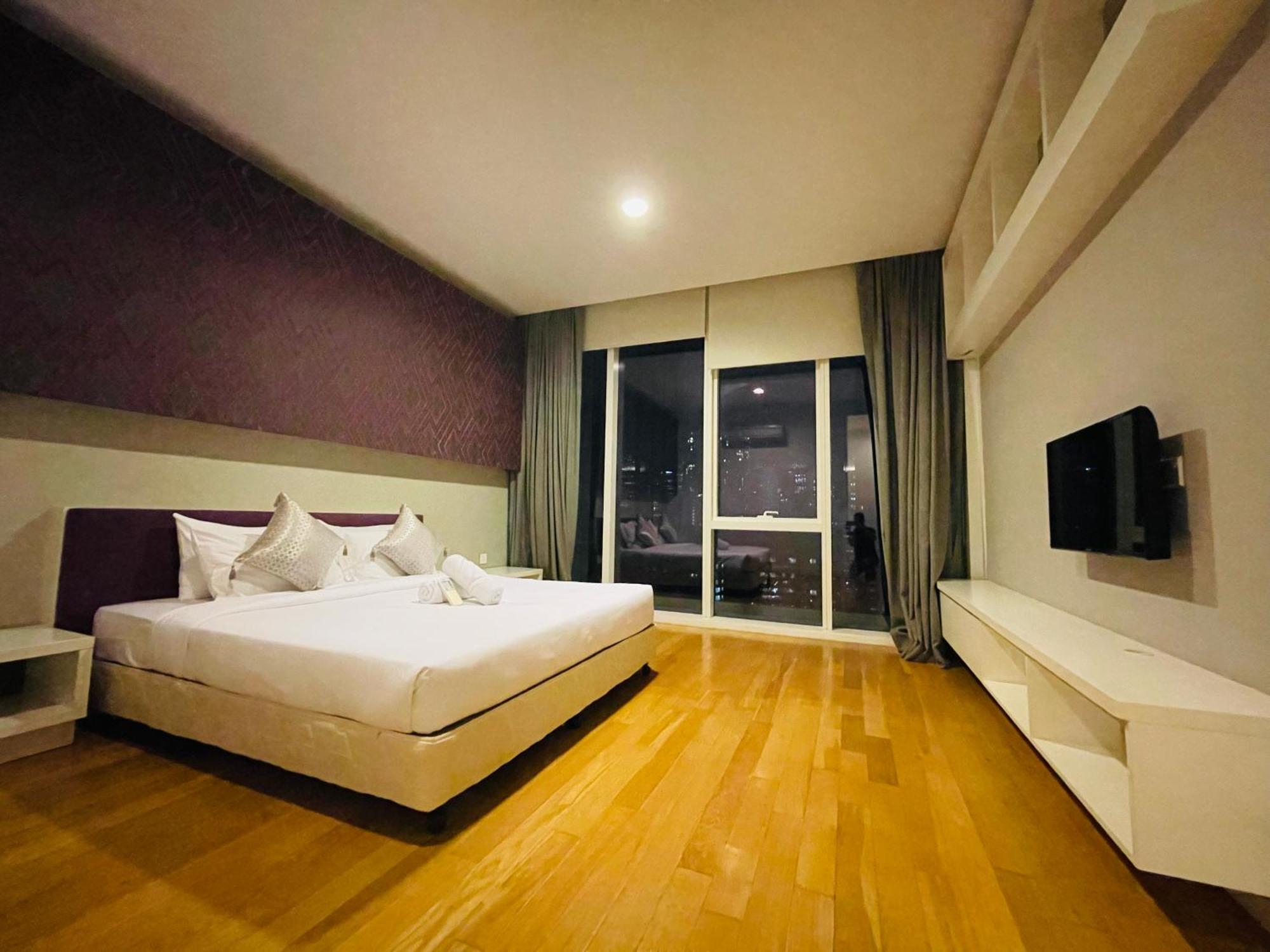 Platinum Klcc By Dxe